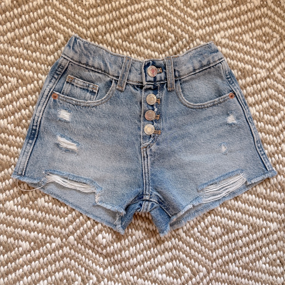 NWOT Zara Girls Frayed Denim Shorts with Adjustable Waist Size 6